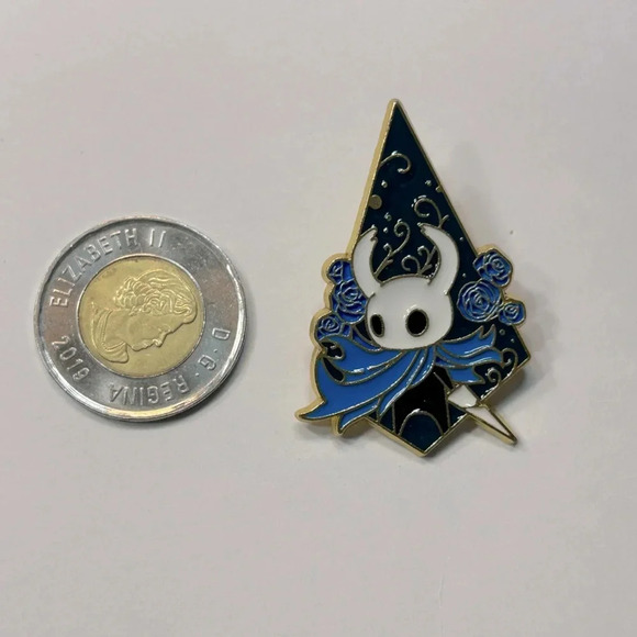 Hollow Knight - The Knight - Epic Pin 🖤 - Picture 2 of 5